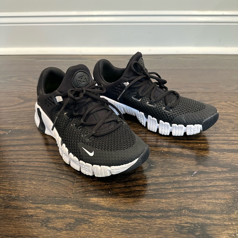 Nike Free Metcon Woman’s sneakers black size 7